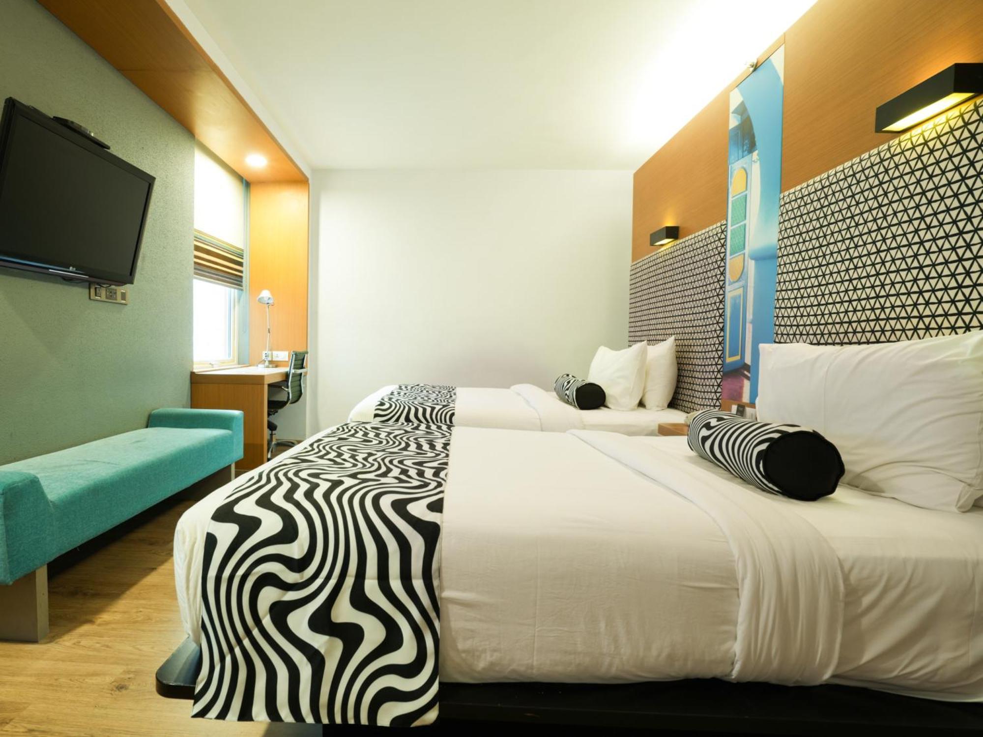 Sunday Hotel Chandigarh Zirakpur Esterno foto